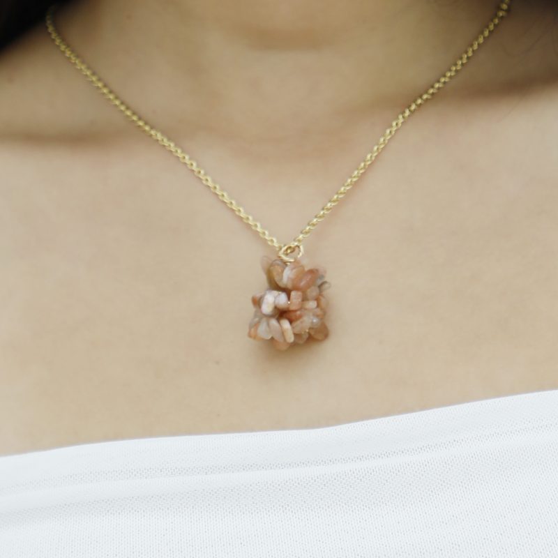 collier raisin pierre de soleil